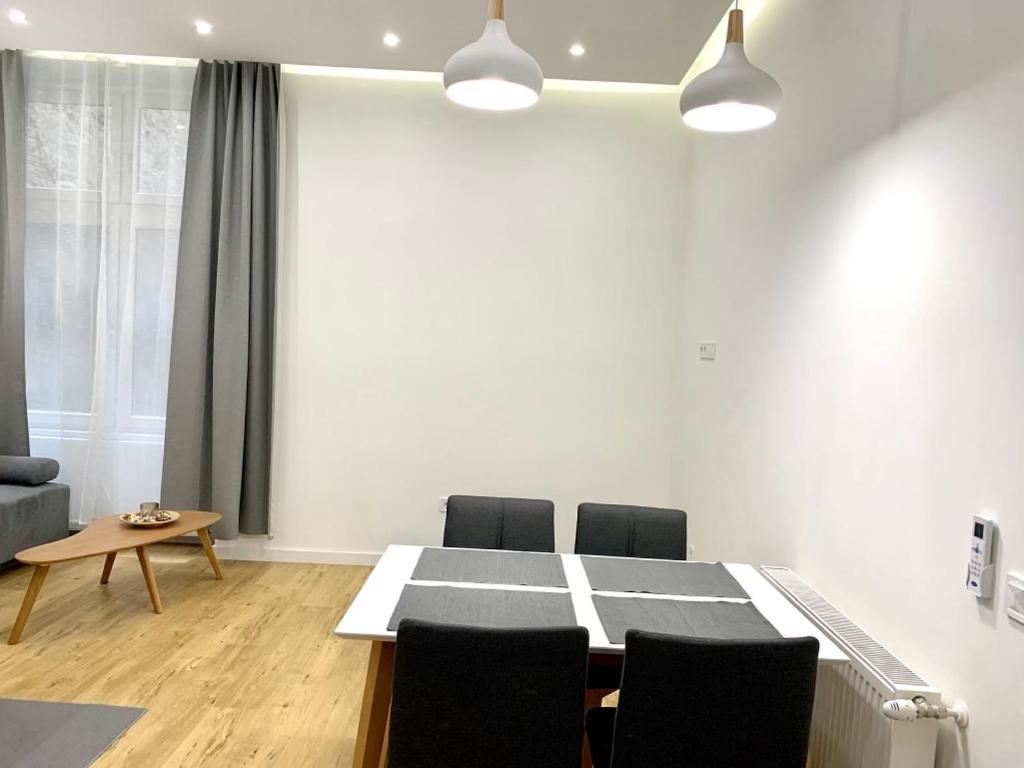 Colton Budapest Paulay Apartments Luaran gambar