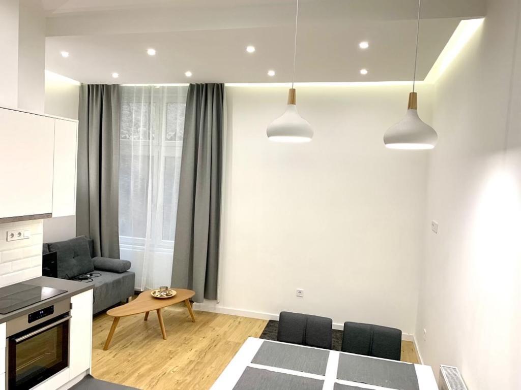 Colton Budapest Paulay Apartments Luaran gambar
