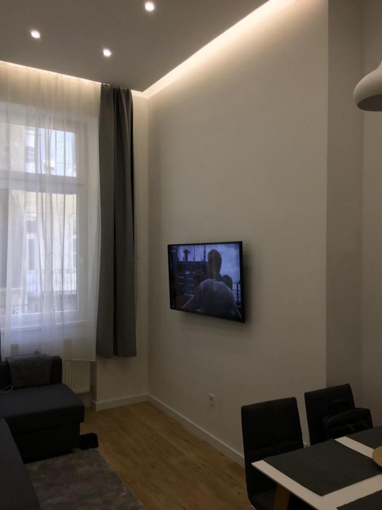 Colton Budapest Paulay Apartments Luaran gambar